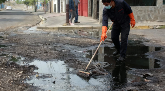 Neteja i desinfecció de rebentaments de clavegueres